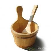 Thùng và gáo gỗ Thùng và gáo gỗ