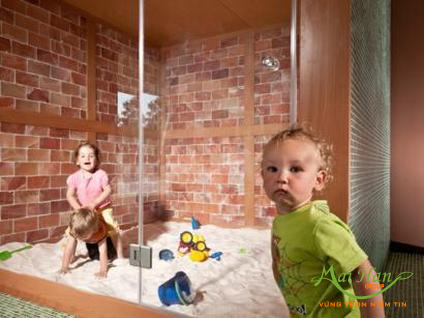 Phòng chơi của trẻ được ốp đá muối Himalaya Đá muối Himalaya trong thiết kế nội thất