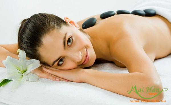 Massage đá nóng: công dụng và lợi ích mang lại sự thư giãn tuyệt vời Massage đá nóng: công dụng và lợi ích mang lại sự thư giãn tuyệt vời