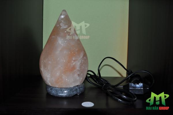 Đèn đá muối hình giọt nước khi mới hoàn thành