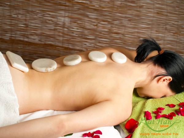 Tác dụng của việc massage đá nóng thạch anh: thư giãn toàn thân Tác dụng của việc massage đá nóng thạch anh: thư giãn toàn thân