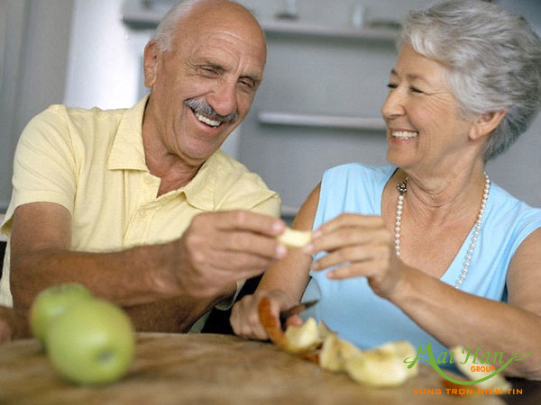 Thiết bị xông chân giúp tăng cường sức khỏe cho người cao tuổi để tránh xa lo âu, mệt mỏi