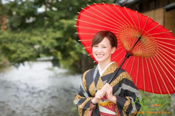 Với phụ nữ Nhật, ánh nắng là kẻ thù