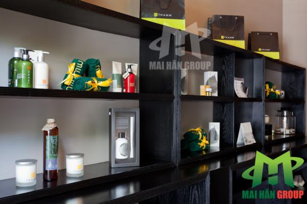 Tủ trưng bày mỹ phẩm sử dụng tại Miu Miu Spa