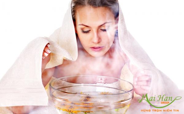 Hết mụn, trắng da nhờ xông hơi với hoa hồng, hoa cúc
