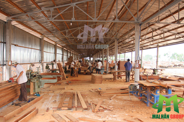 Toàn cảnh xưởng sản xuất giường massage tại Mai Hân Group Toàn cảnh xưởng sản xuất giường massage tại Mai Hân Group