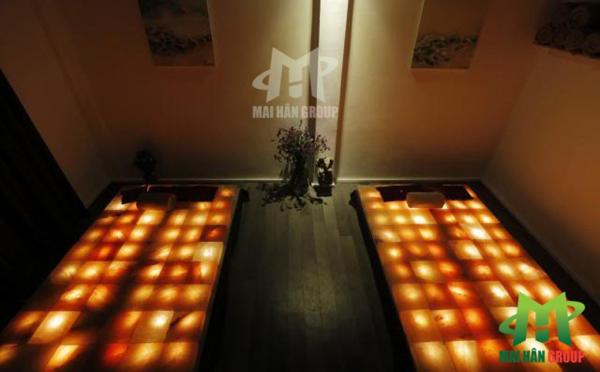 Giường thư giãn đá muối Himalaya chuyên dùng cho spa do Mai Hân thiết kế và xây dựng