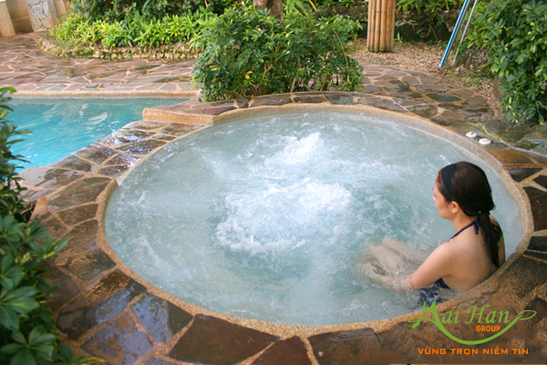 Sử dụng bồn massage jacuzzi Sử dụng bồn massage jacuzzi