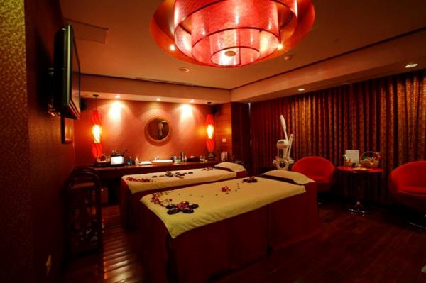Tại sao giường massage lại là yếu tố quan trọng quyết định đến thành công của spa? Tại sao giường massage lại là yếu tố quan trọng quyết định đến thành công của spa?