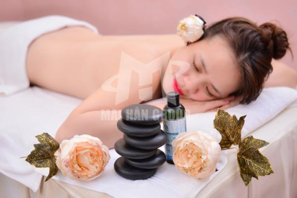 Dịch vụ Massage đá nóng tại Spa