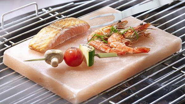 thưởng thức món nướng trên đá muối Himalaya