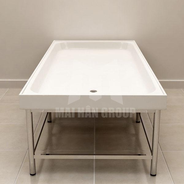 Thiết kế chân inox tạo độ chắc chắn cho quá trình sử dụng 