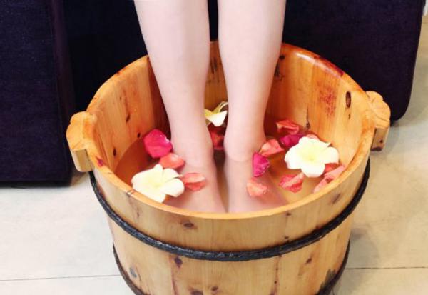 Cần đầu tư những dụng cụ nào cho dịch vụ foot massage được hoàn thiện và chỉnh chu nhất? Cần đầu tư những dụng cụ nào cho dịch vụ foot massage được hoàn thiện và chỉnh chu nhất?