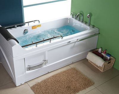 thư giãn trong phòng tắm cùng bồn massage thư giãn trong phòng tắm cùng bồn massage